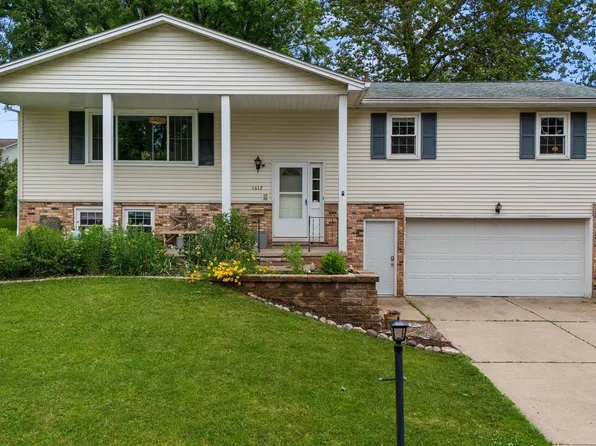 1612 W Teton Dr, Peoria, IL 61614