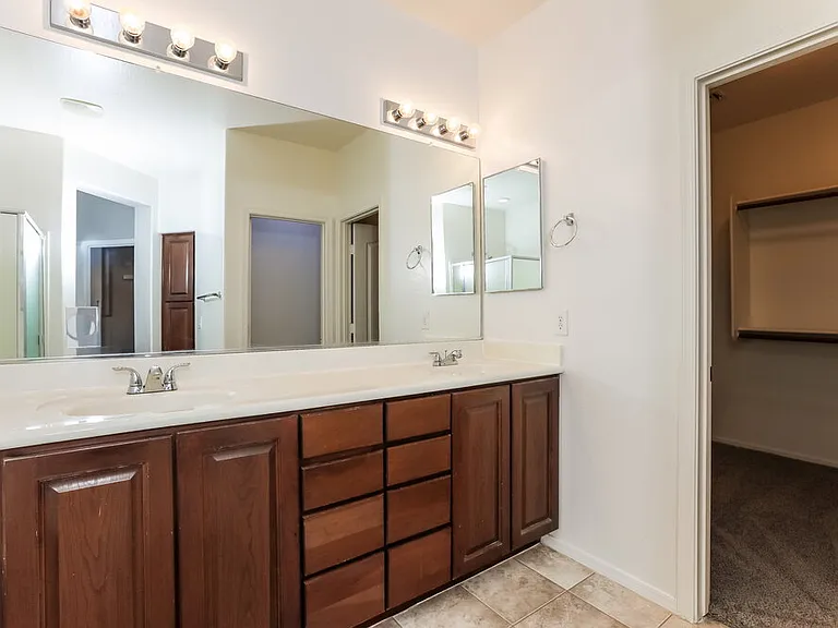 3258 E Ivanhoe St — Photo 11