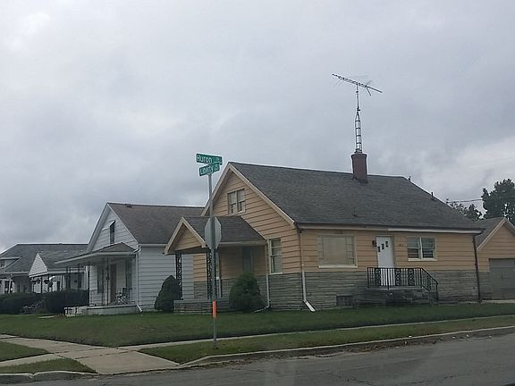 2nd image of 2904 Huron St