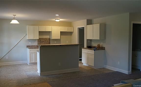 5th image of 403 W Davidson Ave