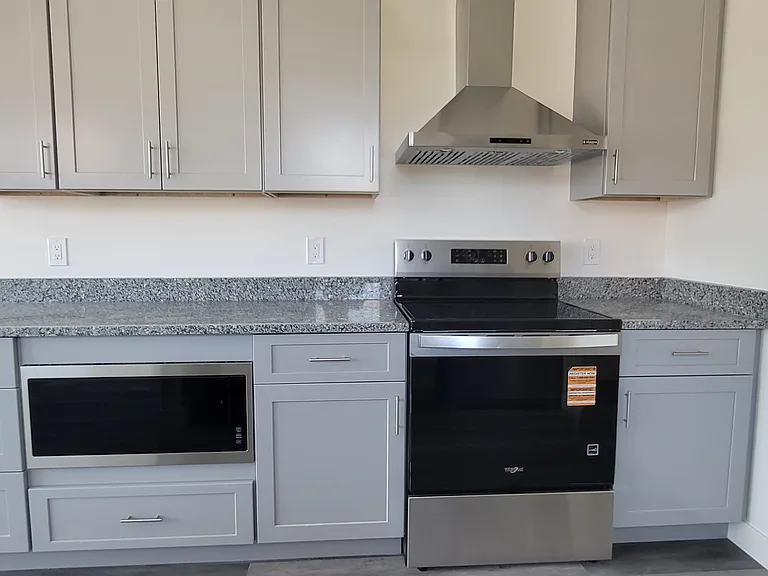 24 Jackson St #11 — Photo 6