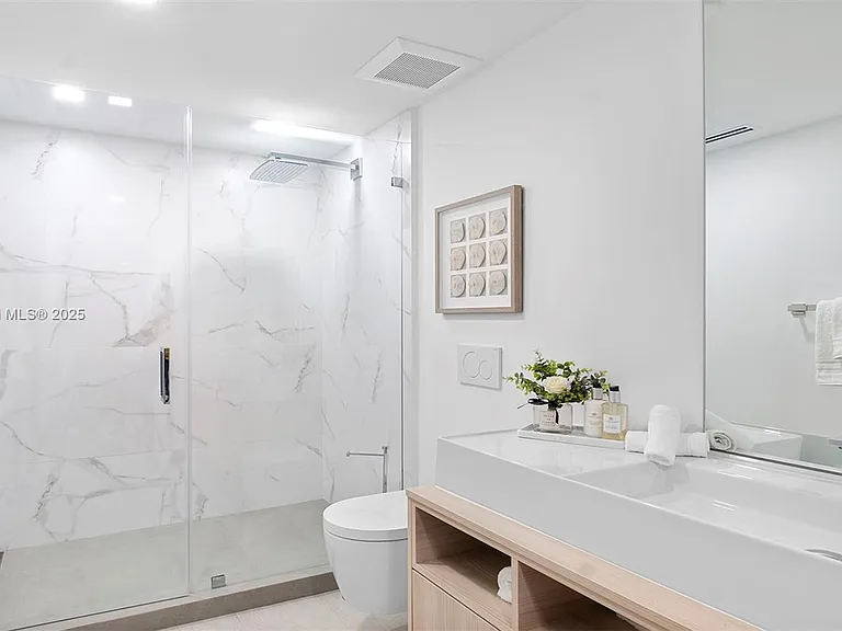2301 Collins Ave #641 — Photo 21