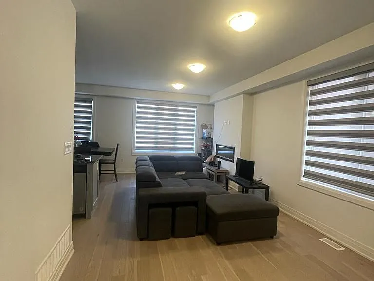 76 Keppel Cir — Photo 2