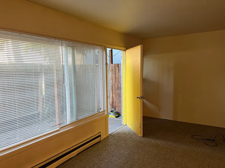 3835 34th Ave W #8 — Photo 3