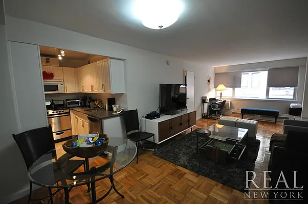 Rented by REAL New York | media 11