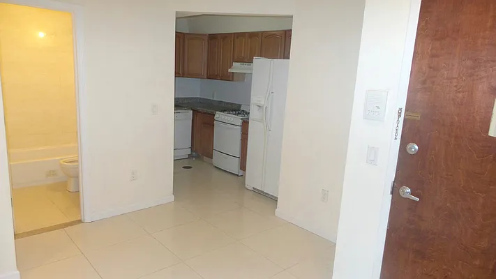Rented by Metro Garden Realty NYC | media 22