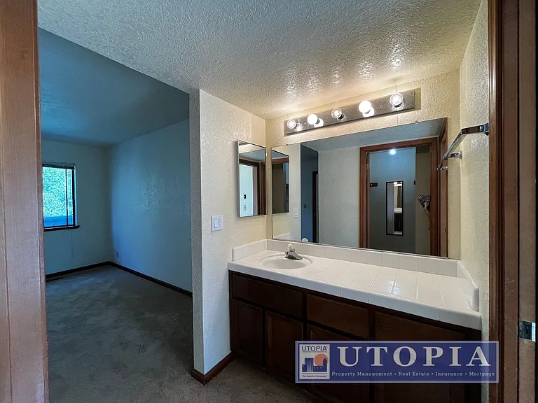 2726 Hampton Ln — Photo 41