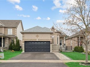 27 Spruce Blvd, Halton Hills, ON L7J 2Y3