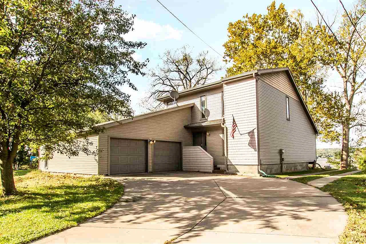 1119 Sunset Dr photo 1