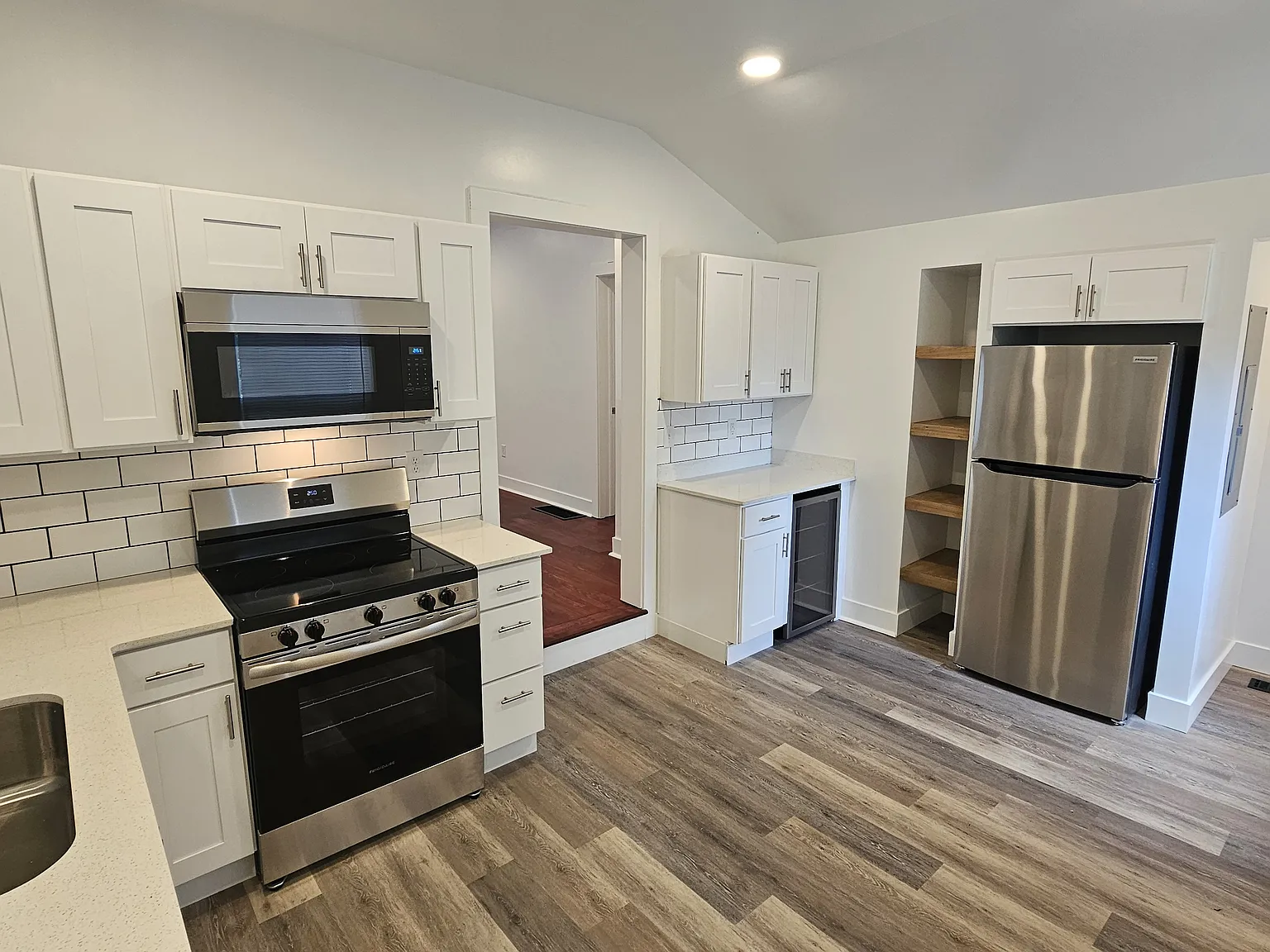 3 bed, $3,297 — Photo 1