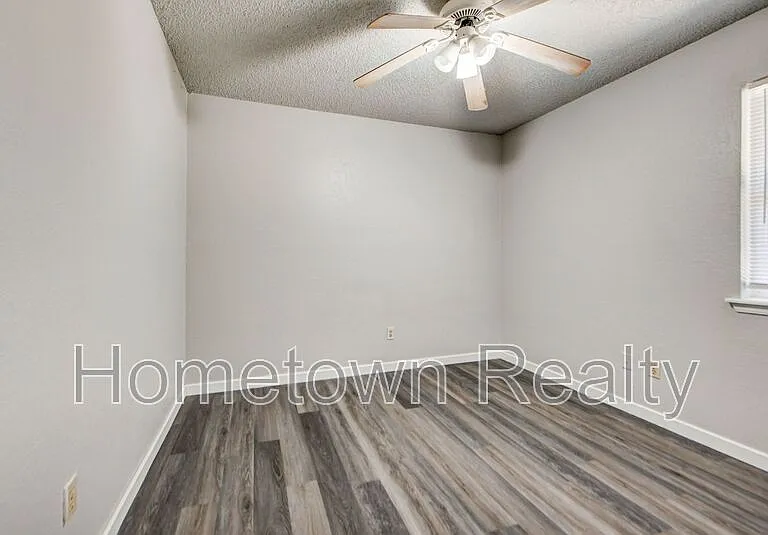 1713 Hillcrest Dr — Photo 21