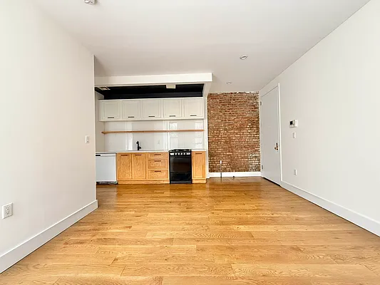 Rented by ERNY LLC | media 6