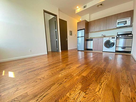 5th image of 724 Franklin Ave Floor 3