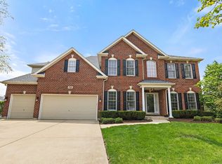 704 Waterside Dr, South Elgin, IL 60177