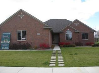 56935 Holiday Pne, Update, MI 48042