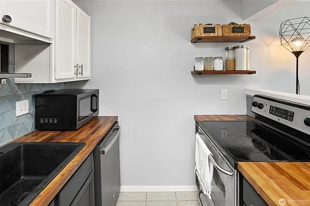 3420 15th Ave W #102