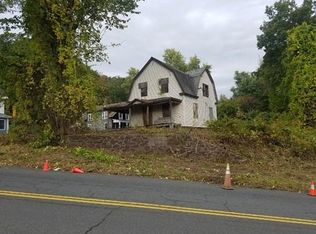 20 Meridian St, Greenfield, MA 01301