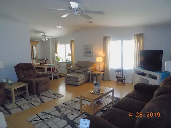 3rd image of 180 Tanglewood Ave