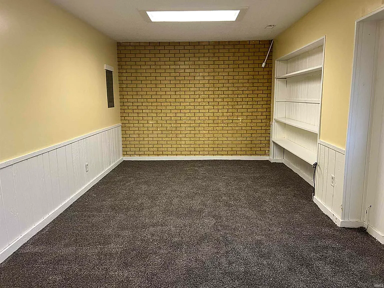 1050 Rank Pkwy — Photo 3