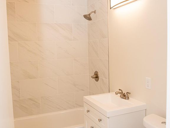 5th image of 1139 Village Dr APT 3