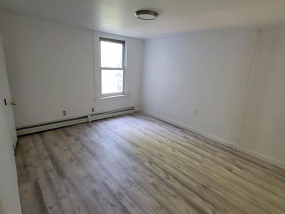 5th image of 229 William St APT 1