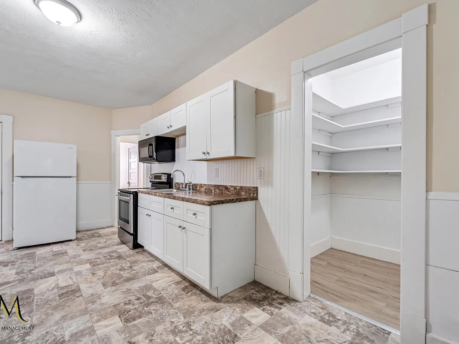 2 bed, 1000 sqft, $1,600 — Photo 4