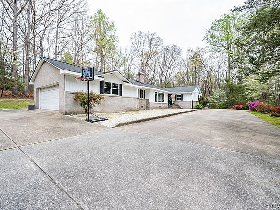 3rd image of 8113 Vaughan Dr