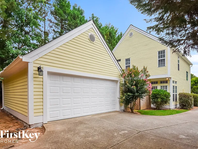 302 Pinehurst Way — Photo 2
