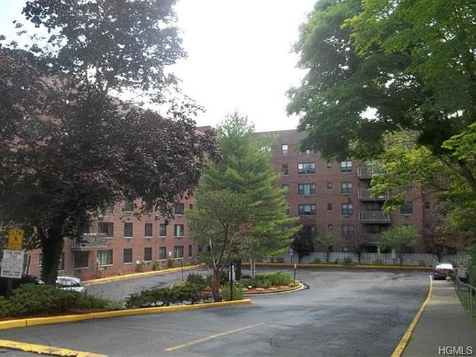 1st image of 77 Carpenter Ave #5N