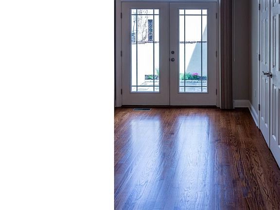 4th image of 1041 Lombard St