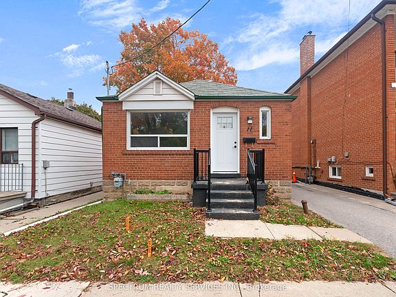 2nd image of 11 Vimy Ave