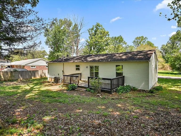 309 Rickenbacker Dr — Photo 18