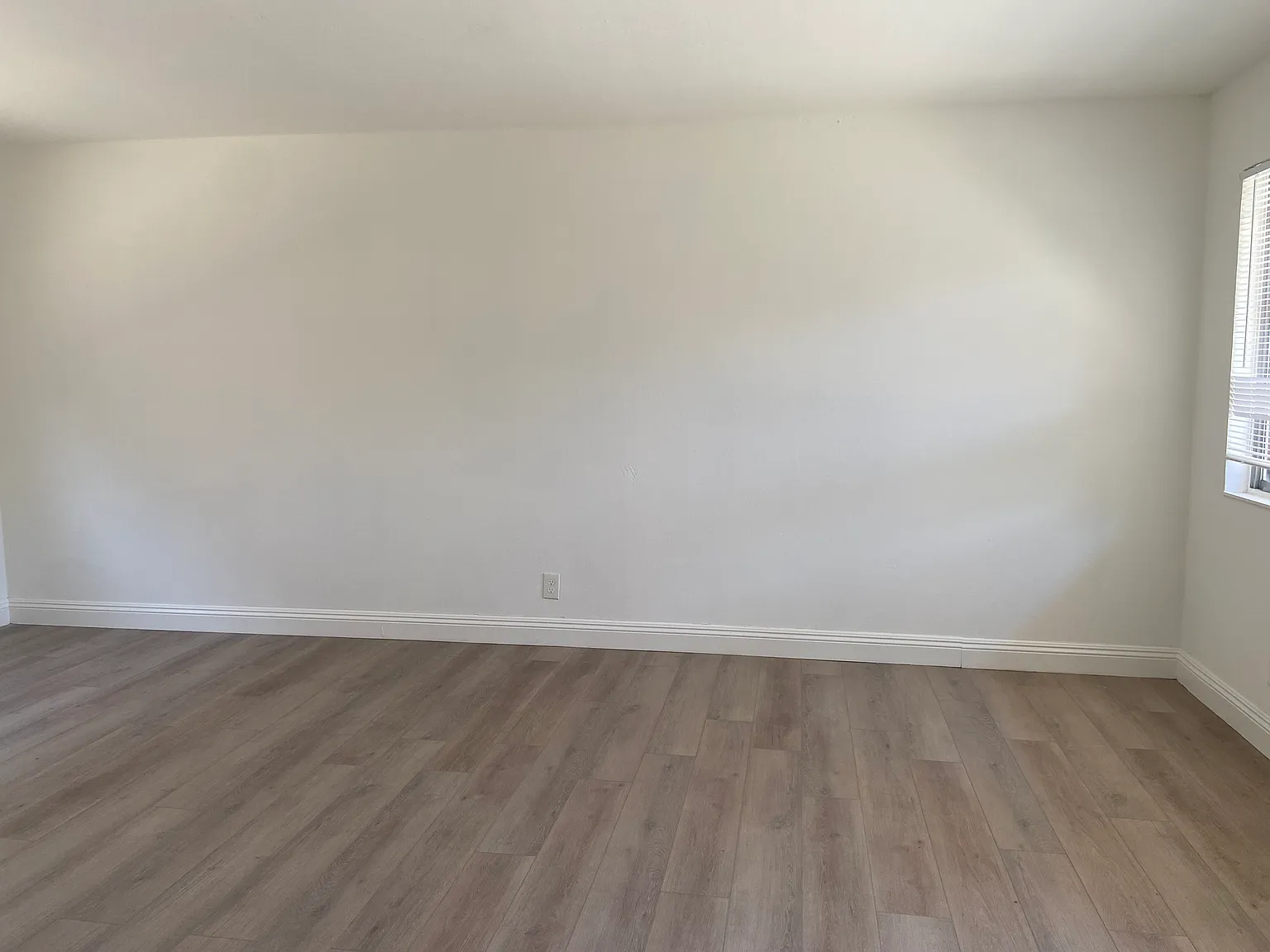 1 bed, 700 sqft, $2,300 — Photo 4