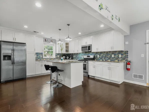 586 Dial Ave, Piscataway, NJ 08854