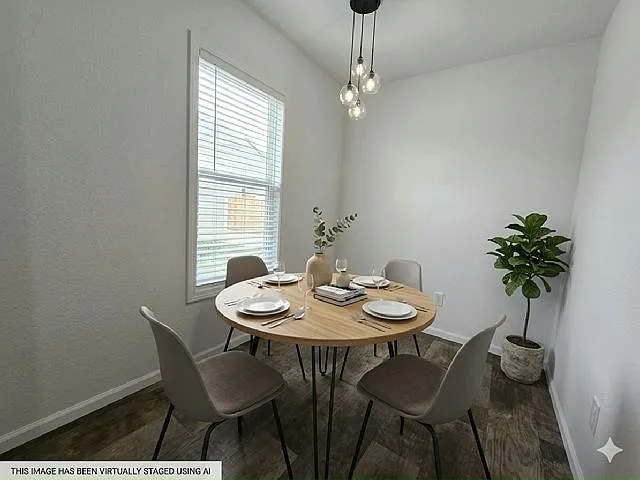 3 bed, 2.0 bath, 1120 sqft, $1,950 — Photo 4
