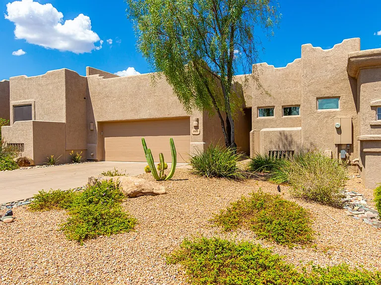 19014 E Eaglenest Dr — Photo 1