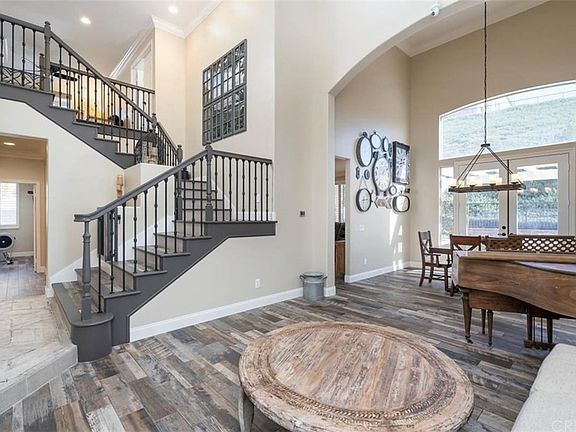 5th image of 29660 Mammoth Ln