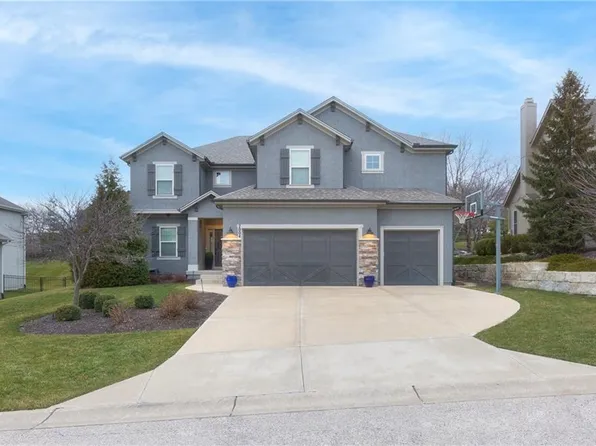 7004 Meadowlark Ln, Shawnee, KS 66226