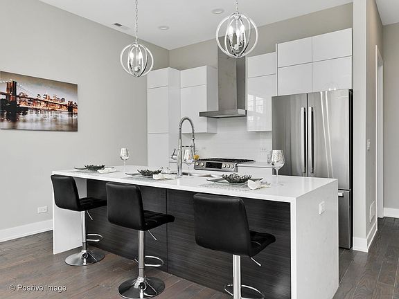3rd image of 2341 W Chicago Ave #4F