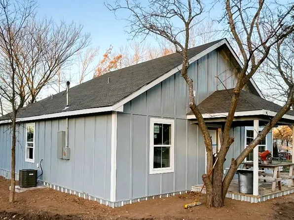 102 Hilltop St, Riesel, TX 76682