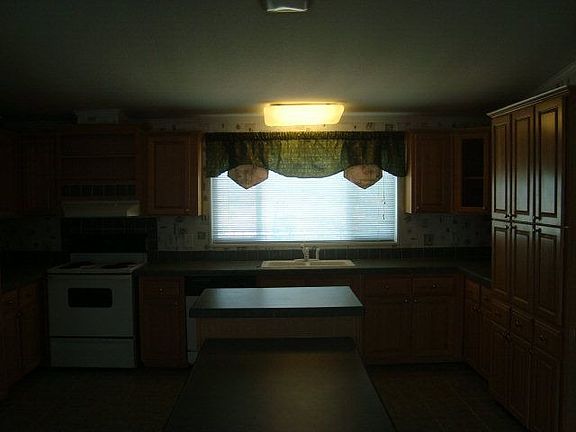 3rd image of 16861 N Derby Ave