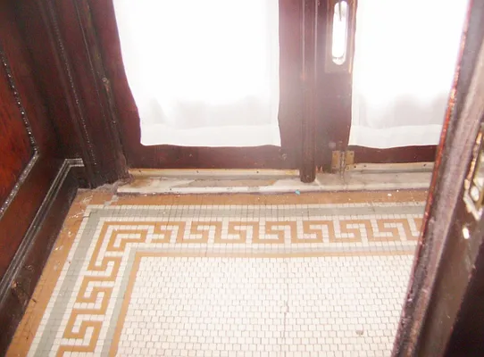 Rented by Perry Associates NYC Inc | media 10