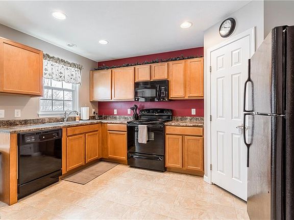 4th image of 8802 Kelly Ln