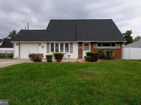 53 Margin Rd, Levittown, PA 19056