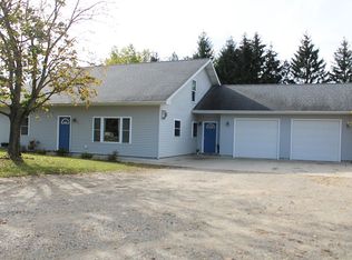 20813 Walnut Dr, Reed City, MI 49677