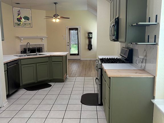 4th image of 13740 Village Vista Dr