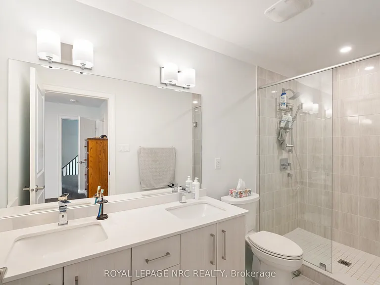 16 Paradise Grv — Photo 12