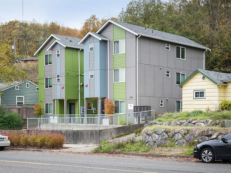 Elegant, Efficient Studios in Beautiful Delridge! — Photo 14