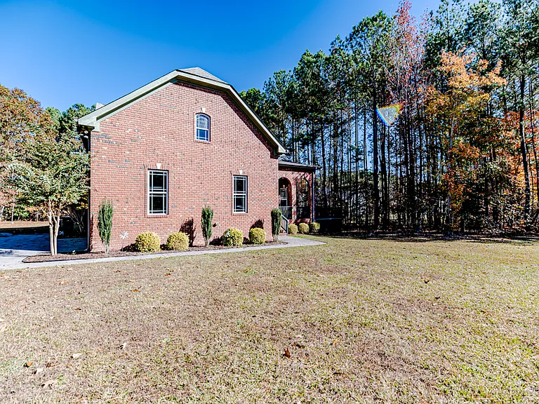 233 Saintsbury Pl — Photo 4