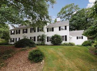 537 Verna Hill Rd, Fairfield, CT 06824